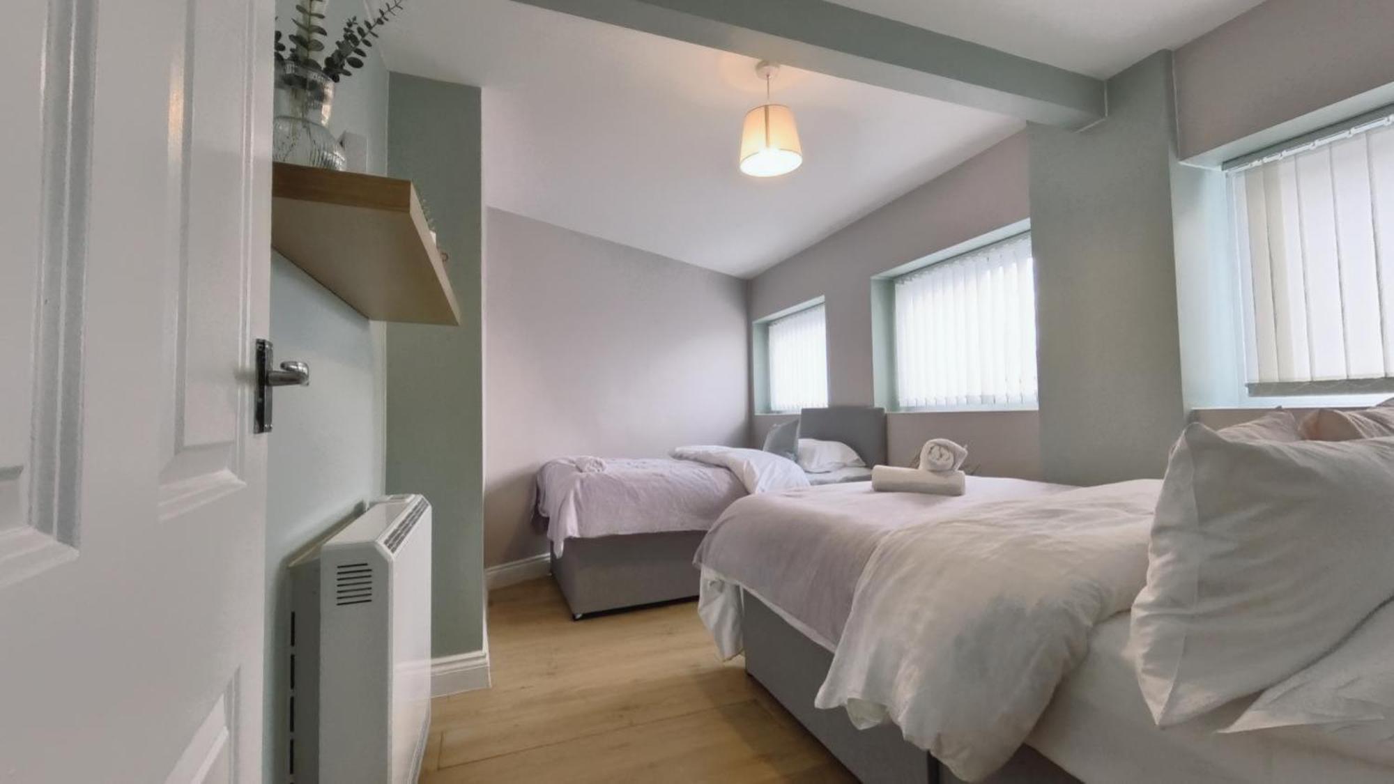 Group Bookings: Up To 30 Guests Across 5 Spacious Flats! Keyless Access Free Wifi & Parking Birmingam Exterior foto