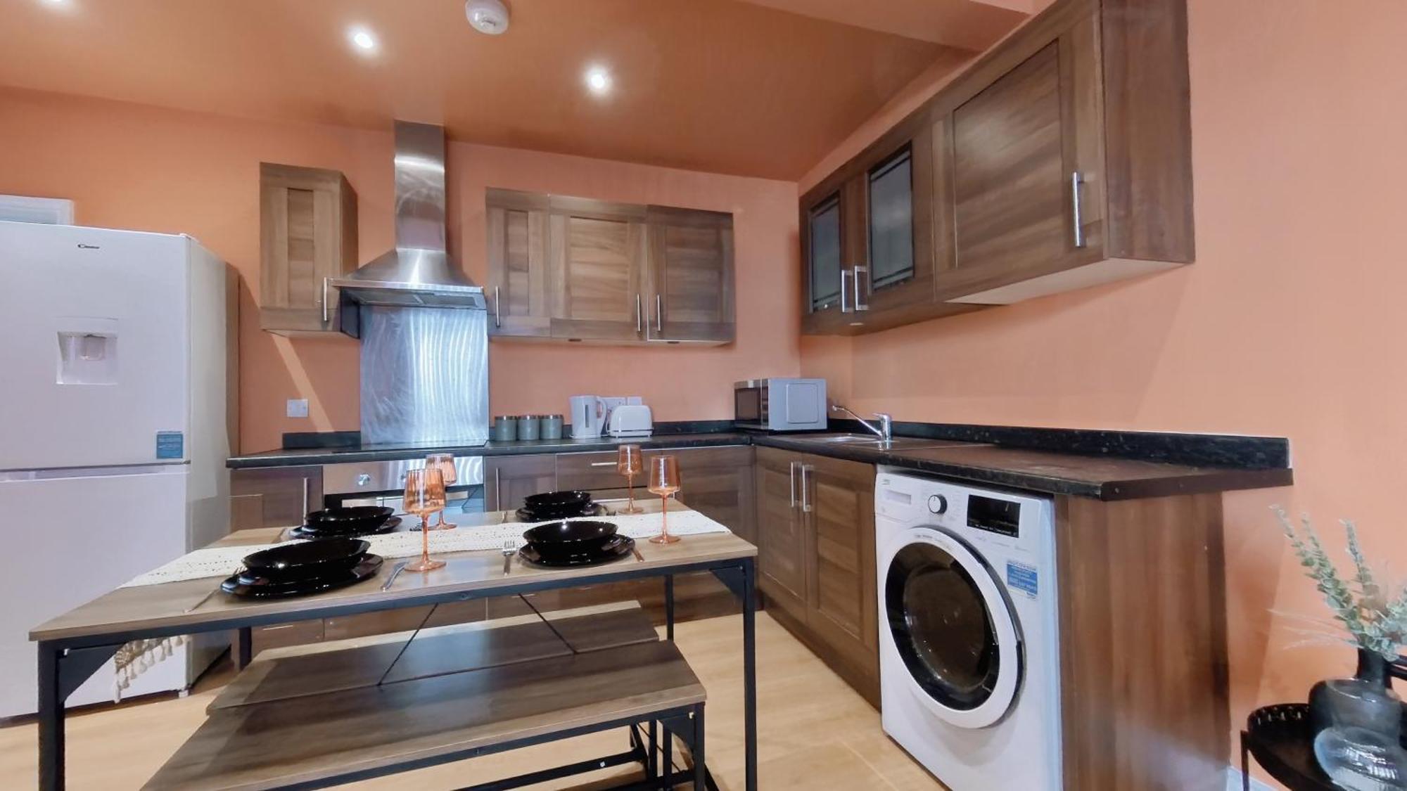 Group Bookings: Up To 30 Guests Across 5 Spacious Flats! Keyless Access Free Wifi & Parking Birmingam Exterior foto