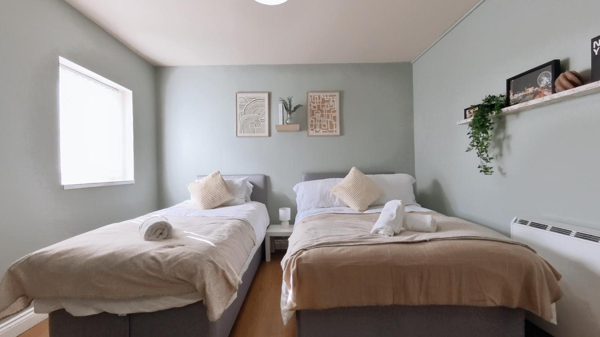 Group Bookings: Up To 30 Guests Across 5 Spacious Flats! Keyless Access Free Wifi & Parking Birmingam Exterior foto
